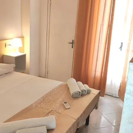 Paris Szálloda 2*