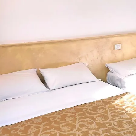 Paris Szálloda 2*